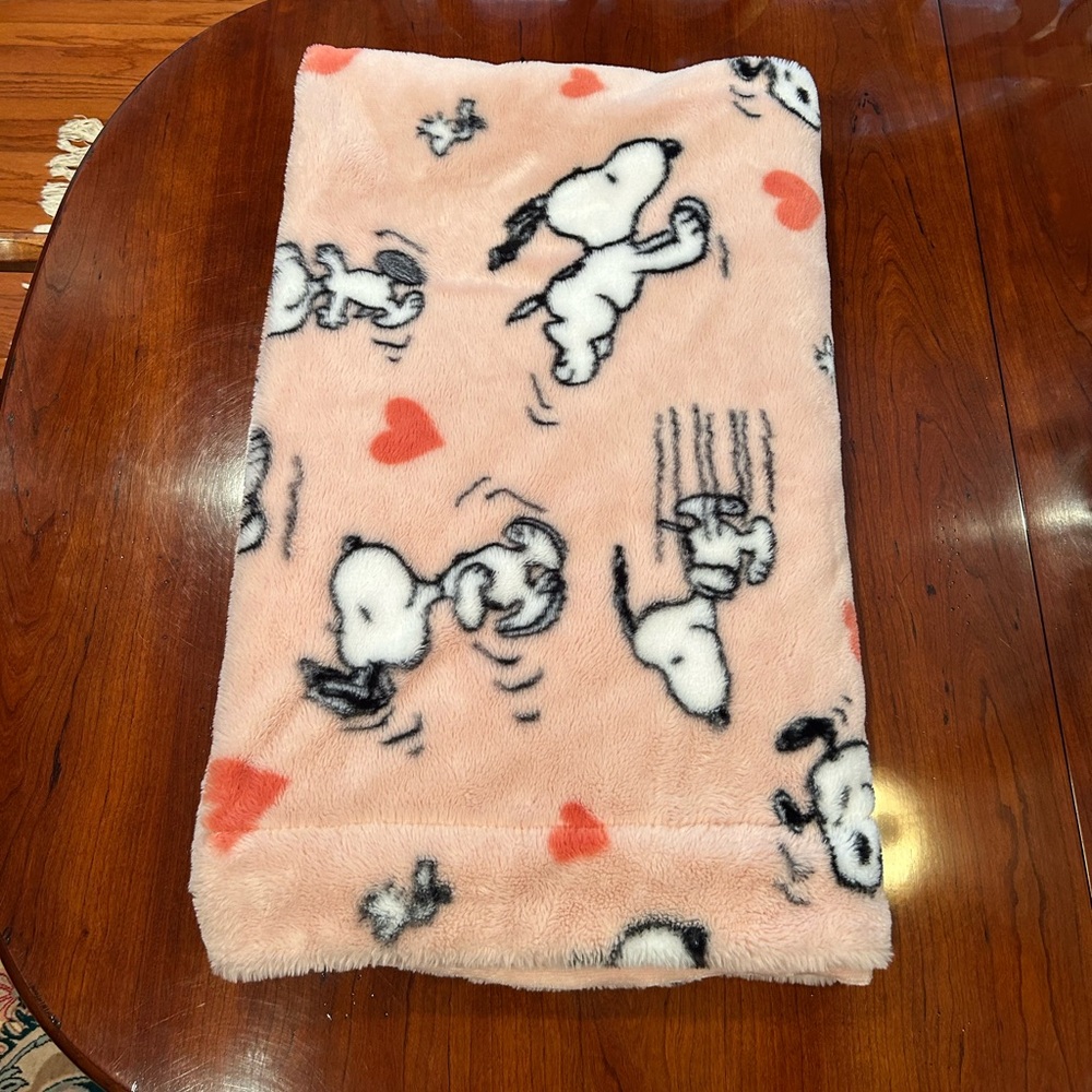 Berkshire Peanuts Snoopy & Woodstock Faux Fur Hearts Pink Plush Blanket